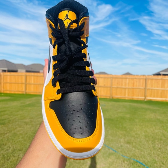 Air Jordan 1 Mid - Picture 5 of 8